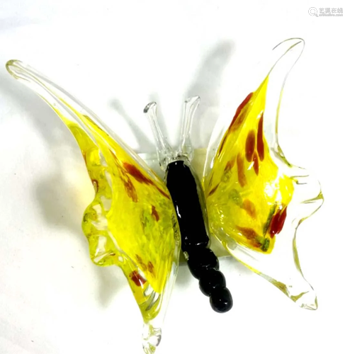 BRIGHTLY COLORED YELLOW GLASS BUTTERFLY SCULPUTRE