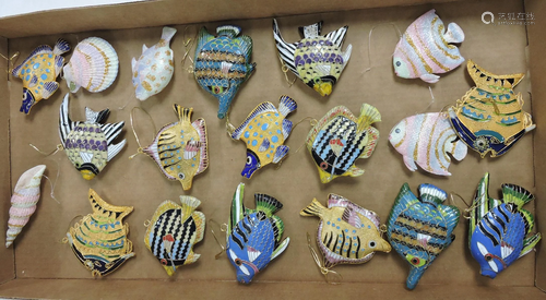 Lot of 19 tin enameled fish and shell