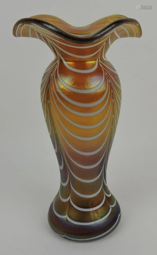 Iridescent art glass vase, 10