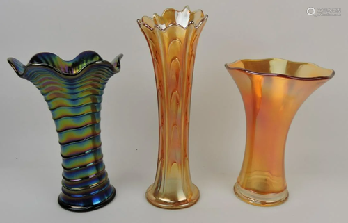 Carnival glass lot of 3 vases, 9 to 11