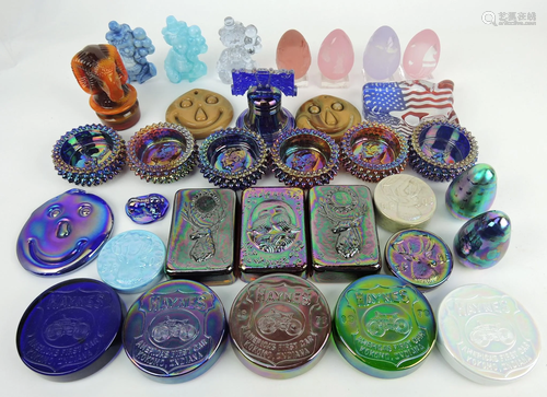 Lot of 33 assorted glass paperweights,