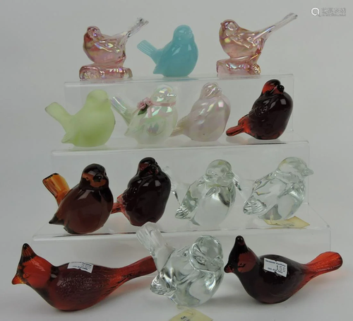 Fenton lot of 14 bird figures