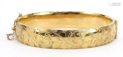 9ct gold metal core hinged bangle with engraved