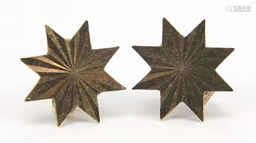 Pair of 9ct gold star stud earrings, 1cm in diameter,