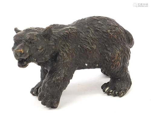 Patinated bronze grizzly bear, 17cm in length