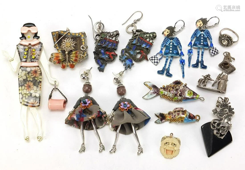 Antique and later jewellery including Art Deco style