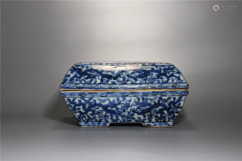 Ming Dynasty blue and white hamper,with Wanli