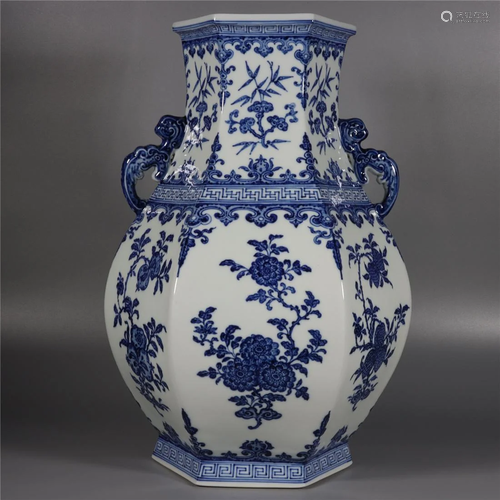 Old Stock,Qing Dynasty blue and white vase,painted