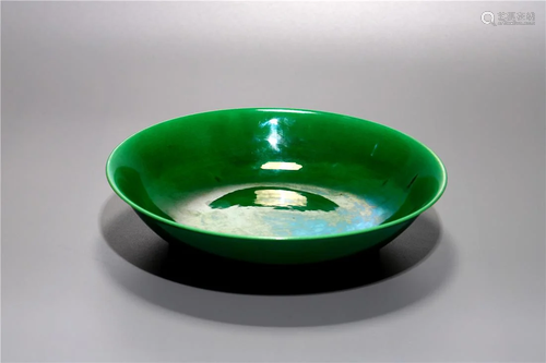 Qing Dynasty green glazed plate,with Qianlong