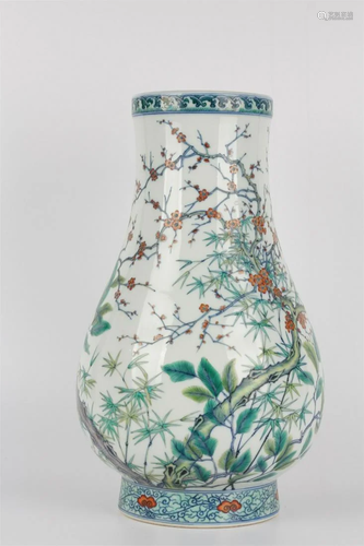 Qing Dynasty Doucai vase,with Yongzheng mark.Dimension: