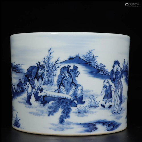 Qing Dynasty blue and white brush pot,painted