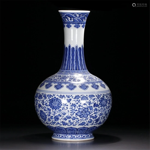 Qing Dynasty blue and white vase,painted auspicious