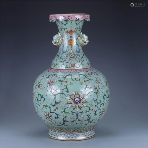 Qing Dynasty famille-rose vase,painted auspicious