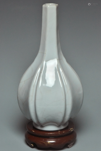 A GUAN TYPE VASE YONGZHENG MARK AND PERIOD