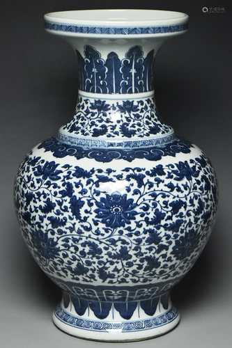 A LARGE BLUE WHITE VASE QIANLONG MARK AND PERIOD