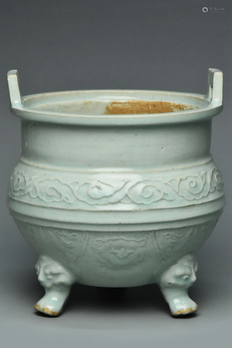 A SONG DYNASTY QINGBAI TRIPOD INCENSE BURNER