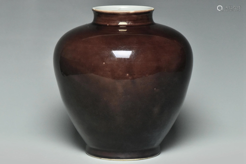 A PORCELAIN JAR KANGXI MARK AND PERIOD