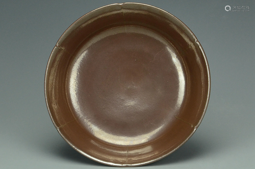 A SONG DYNASTY CIZHOU REDDISH-BROWN GLAZED DISH