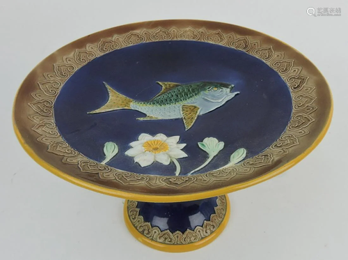 Holdcroft majolica fish and daisy cake