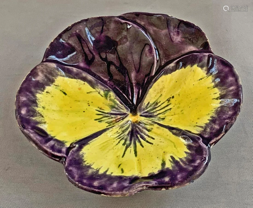 Copeland majolica pansy butter pat,