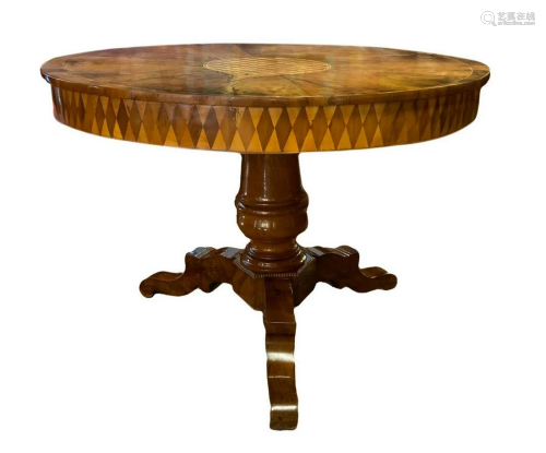 Elegant Round center table with inlaid floor and leaps