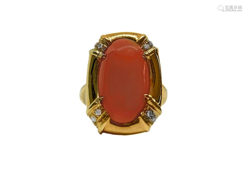 Red gold ring with coral and Diamonds at the four