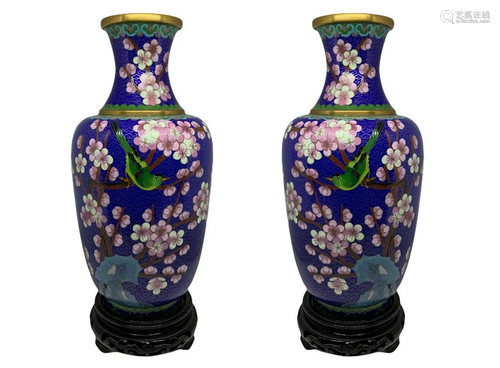 Pair of Chinese cloisonne vases. H 34 cm