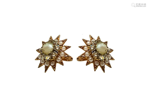 Gold earrings, low titer, with flakes of glitter, pearl