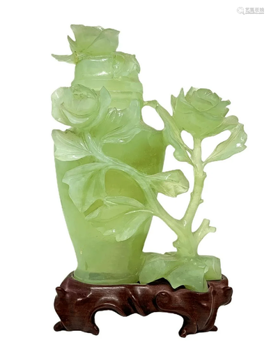 Portaprofumi jade with floral decorations, China. H 19