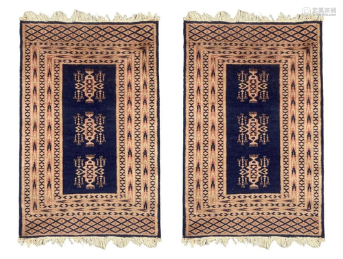 Pair of Pakistani carpets Pendeh, 1980 ca. Cm 99x63