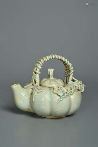 chinese hutian kiln porcelain ewer