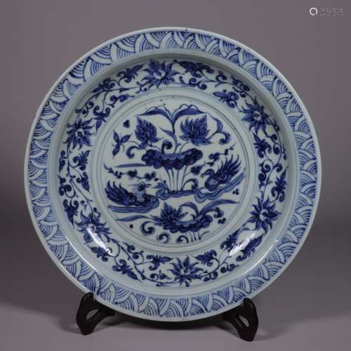 chinese blue and white porcelain dish