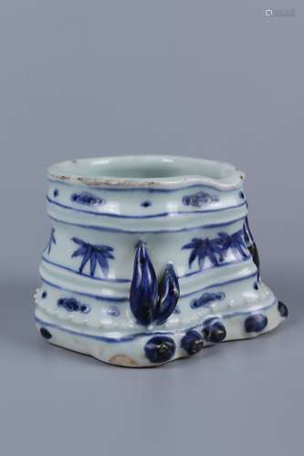 chinese blue and white porcelain brush pot