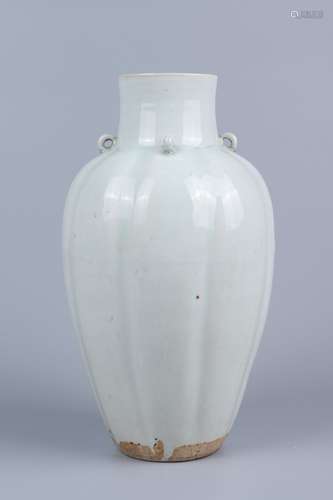 chinese hutian kiln porcelain ribbed vase