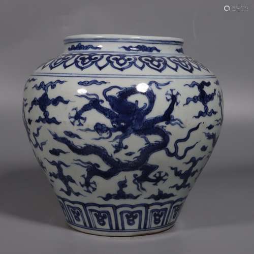 chinese blue and white porcelain pot