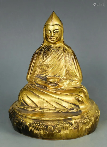 A Tibeten buddha Gilt-bronze statue