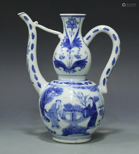 Blue and white Chinese porcelain wine jug