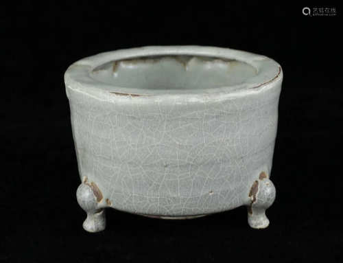 Chinese porcelain Longquan censer