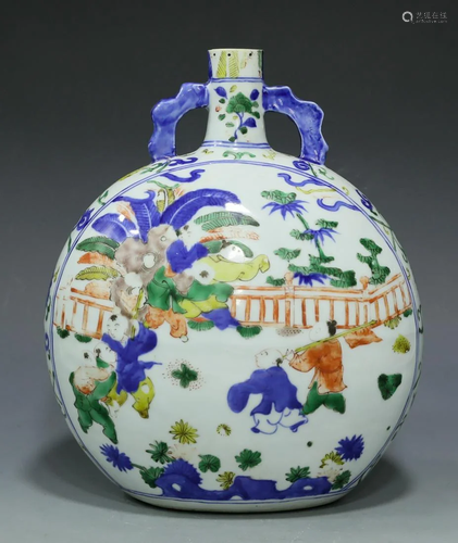 Famille verte Chinese porcelain flasque