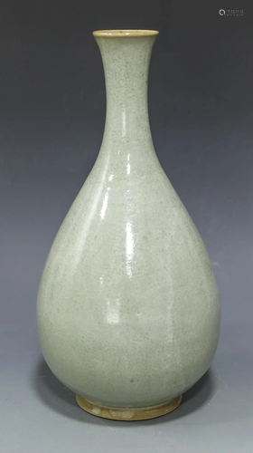 Yaozhou ware vase