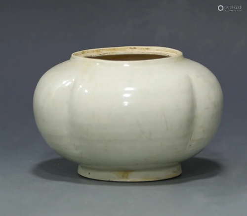 Chinese porcelain White glaze pot