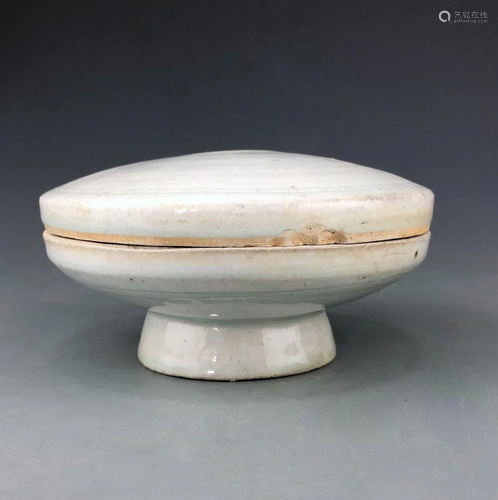 White glaze yingqing box Song