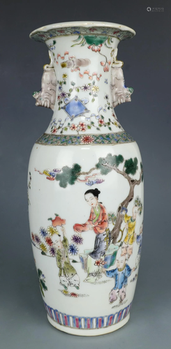 Chinese porcelain Famille rose vase