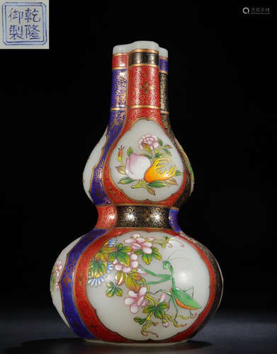 QIANLONGYUZHI MARK GLASS GOURD VASE