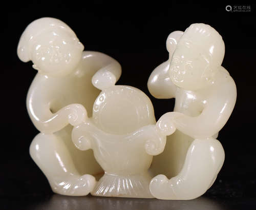 HETIAN JADE FIGURE PENDANT