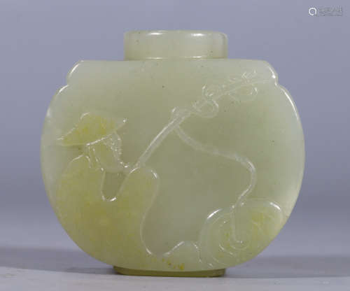 HETIAN WHITE JADE SNUFF BOTTLE CARVED WITH STORY