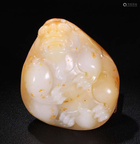 HETIAN JADE PENDANT CARVED WITH BEAST