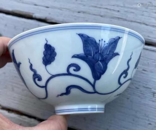 Chinese Blue and White Porcelain 'Flower' Bowl