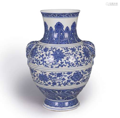 A blue and white interlocking lotus porcelain jar