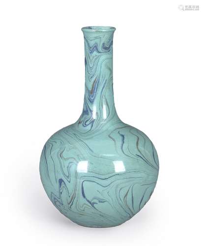 A glazed porcelain tianqiuping